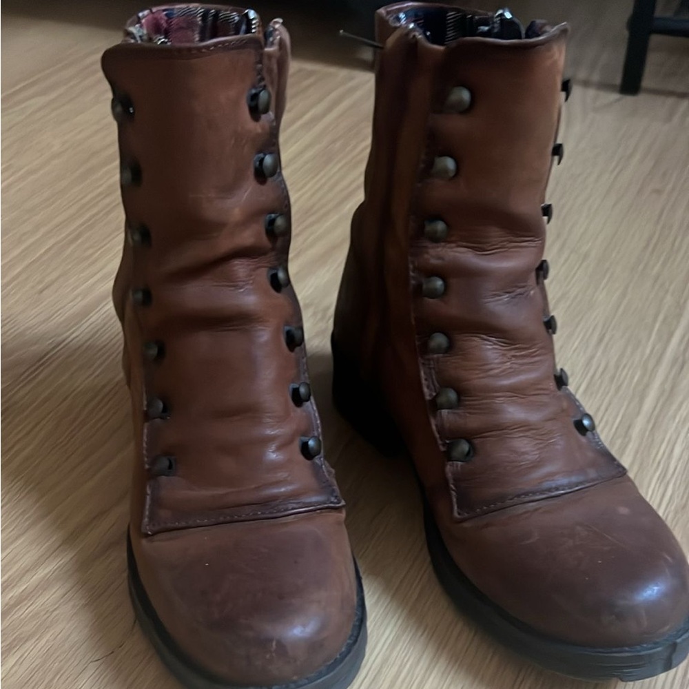 Ateliers Brown Leather Boot